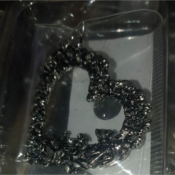 1 surprise 🫢 Charm 🎁 - Picture 7 of 11